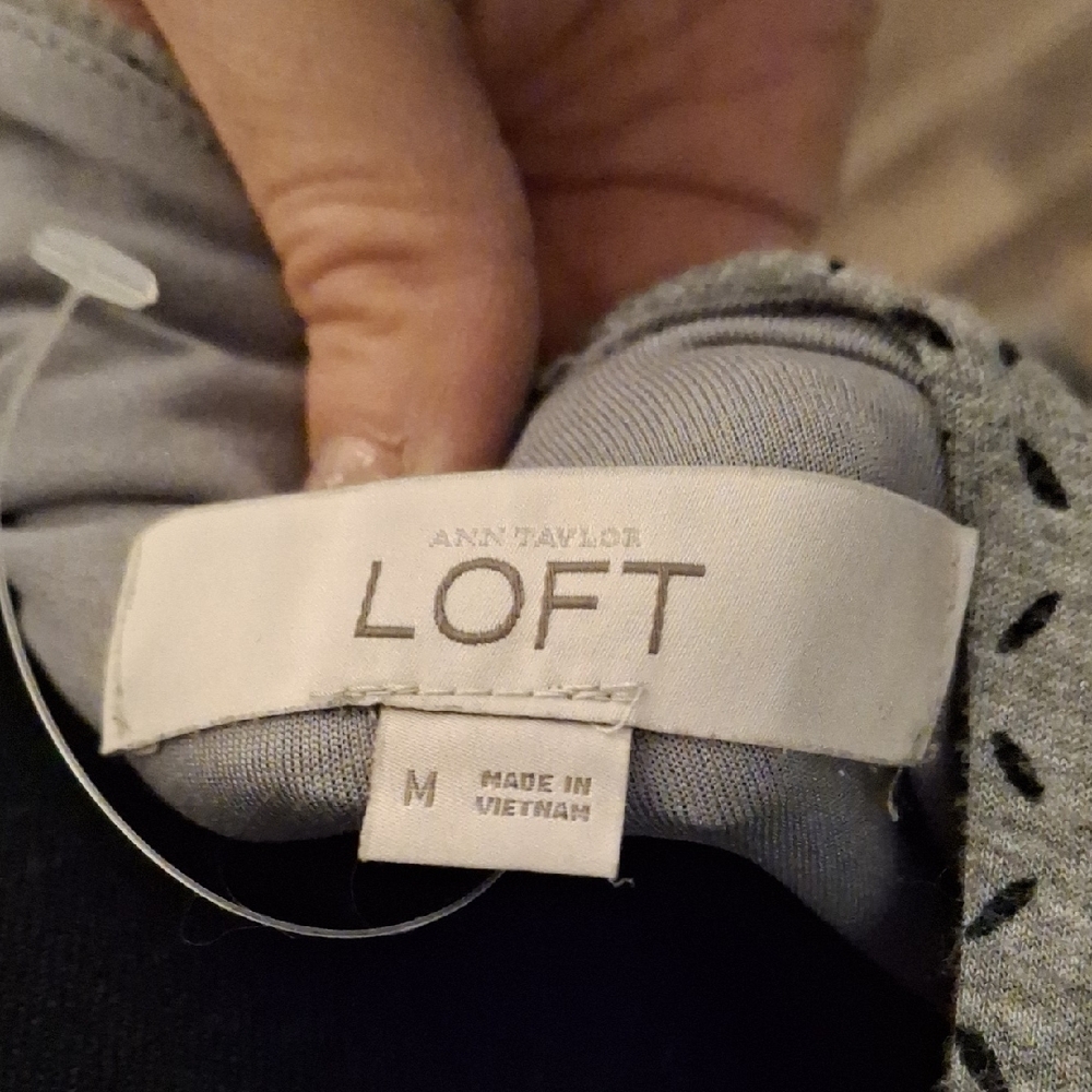 LOFT Chic Gray Midi Dress with Flowy Skirt and V-Neckline- EUC - Picture 5 of 5